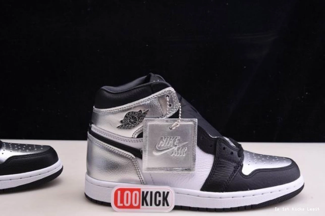 CD0461-001 OG JORDAN HIGH WMNS SILVER AIR 1 TOE 0718